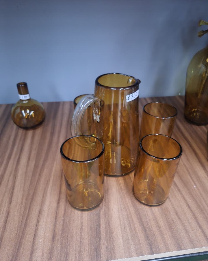 Jarrita con vasos
